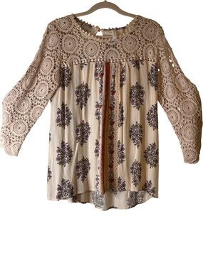 Xhilaration Light Peach Floral Crochet Sleeves Peasant Tunic, size L